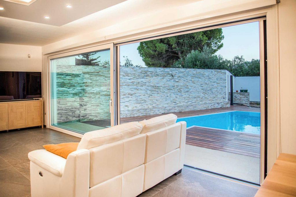 nowoczesne okna pcv w salonie