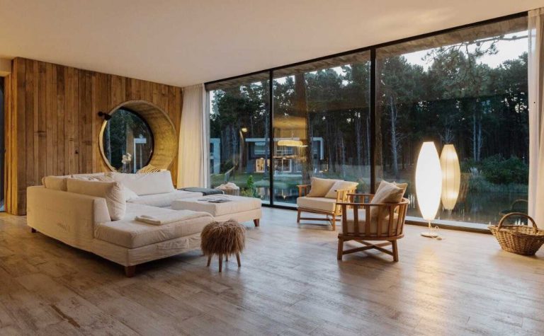 nowoczesne okna w salonie